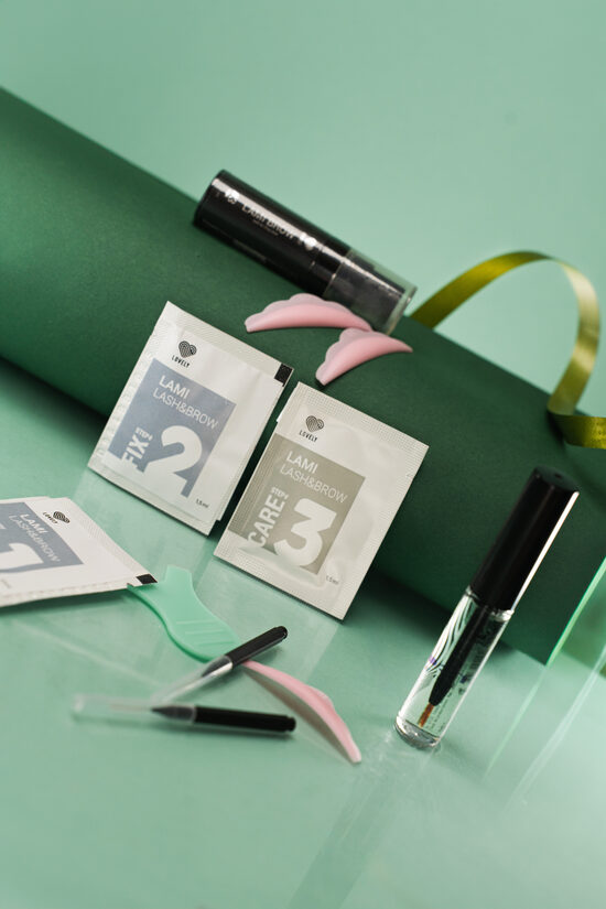 SKROPSTU UN UZACU LAMINĒŠANA