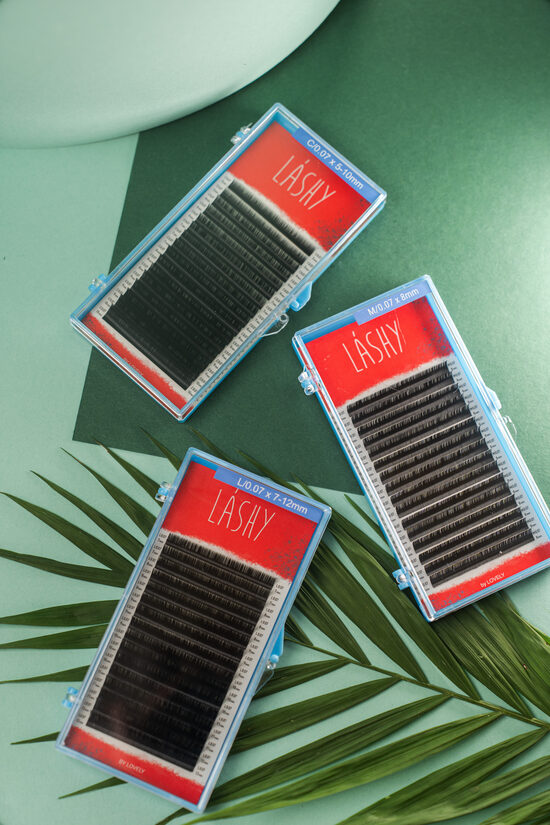 LASHY Melnas Skropstas